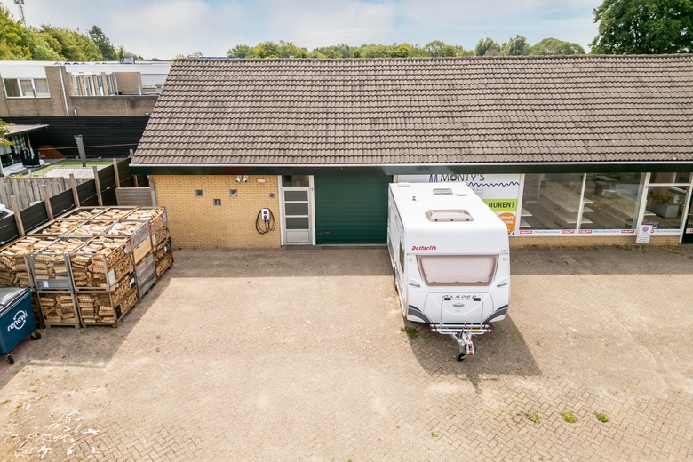 BedrijfsruimteaanMolendijk 11<br/> inRockanje
