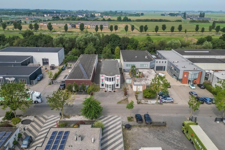 BedrijfsruimteaanDommelstraat 30<br/> inOss BedrijfsruimteaanDommelstraat 30<br/> inOss