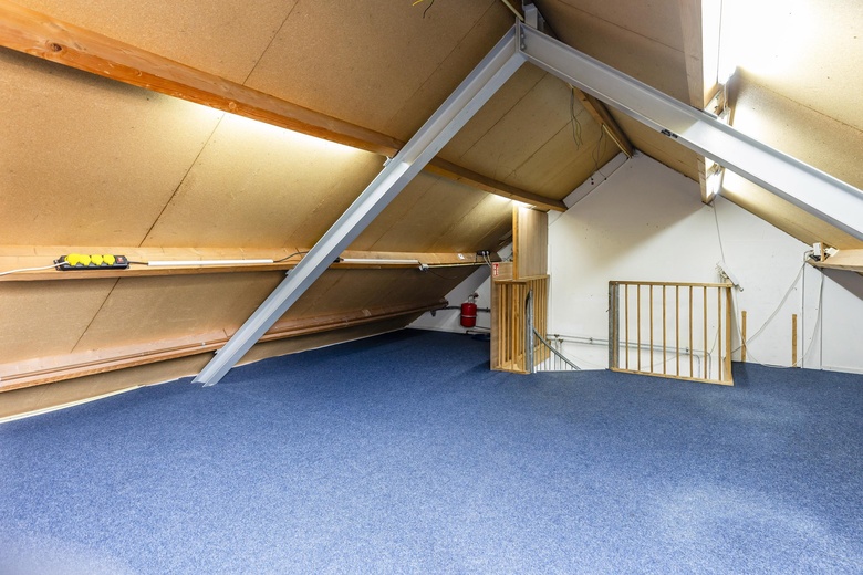 WinkelruimteaanLindenlaan 54<br/> inHuizen