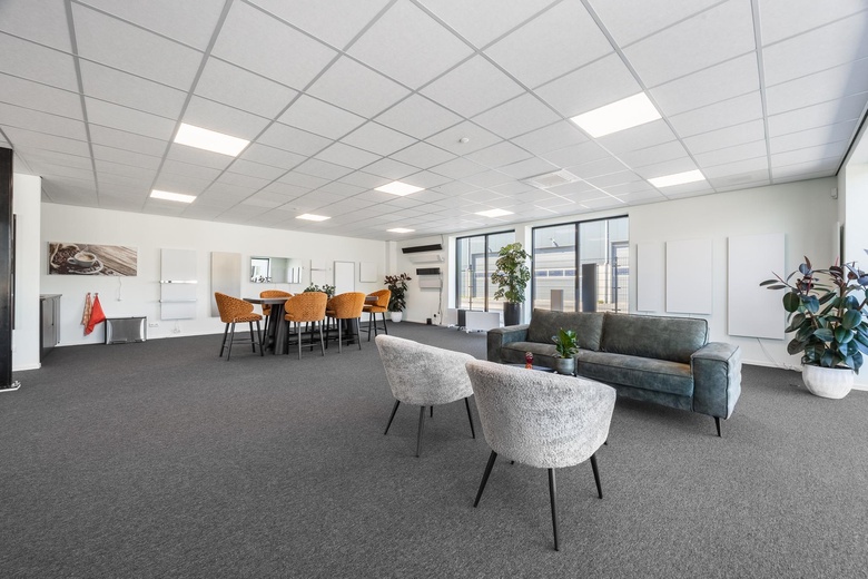 BedrijfsruimteaanDwarsvaartweg 6<br/> inLelystad BedrijfsruimteaanDwarsvaartweg 6<br/> inLelystad