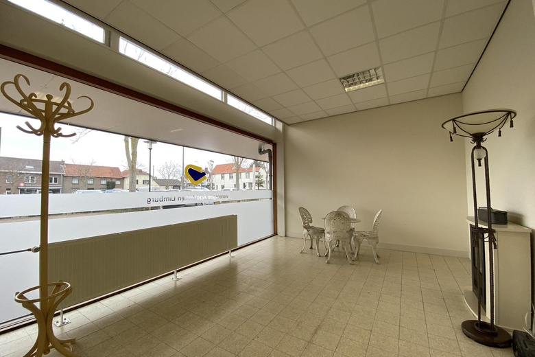 WinkelruimteaanMarktplein 12<br/> inGeulle WinkelruimteaanMarktplein 12<br/> inGeulle