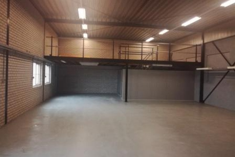 Bedrijfsruimteaanindustrieweg 90b<br/> inWaalwijk Bedrijfsruimteaanindustrieweg 90b<br/> inWaalwijk