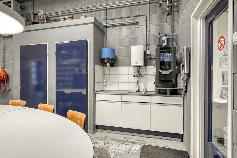 BedrijfsruimteaanWeversbaan 15<br/> inLeiderdorp