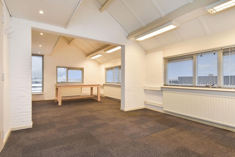 BedrijfsruimteaanIndustriestraat 23<br/> inNaaldwijk