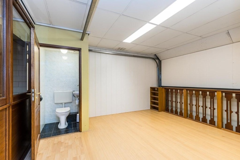 BedrijfsruimteaanAmbachtsweg 39 F<br/> inPijnacker