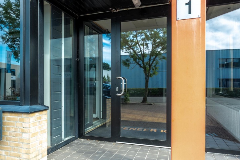 BedrijfsruimteaanWilgenkade 1<br/> inHouten