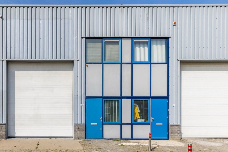 BedrijfsruimteaanAmbachtsweg 39 E<br/> inPijnacker