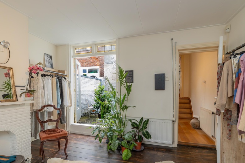 WinkelruimteaanHaarlemmerstraat 18<br/> inLeiden WinkelruimteaanHaarlemmerstraat 18<br/> inLeiden
