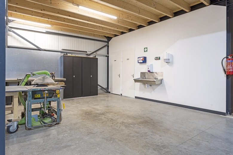 BedrijfsruimteaanDaniëlsweg 16<br/> inHeinkensand