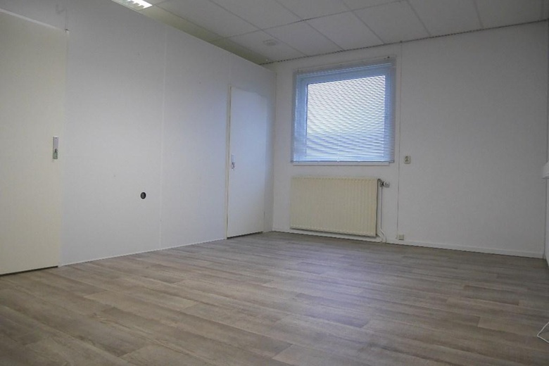 KantoorruimteaanMast 33 H<br/> inZeewolde KantoorruimteaanMast 33 H<br/> inZeewolde