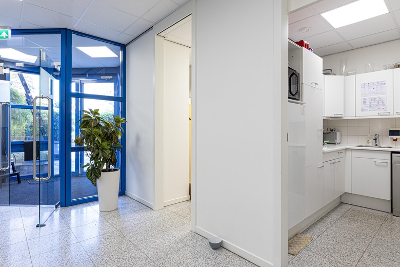 KantoorruimteaanHenry Dunantweg 28<br/> inAlphen aan den Rijn KantoorruimteaanHenry Dunantweg 28<br/> inAlphen aan den Rijn