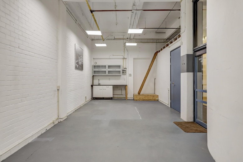 BedrijfsruimteaanStanderdmolen 20<br/> inHouten