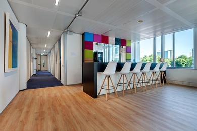 Bekijk foto 2 van Kennedyplein 1 - 13