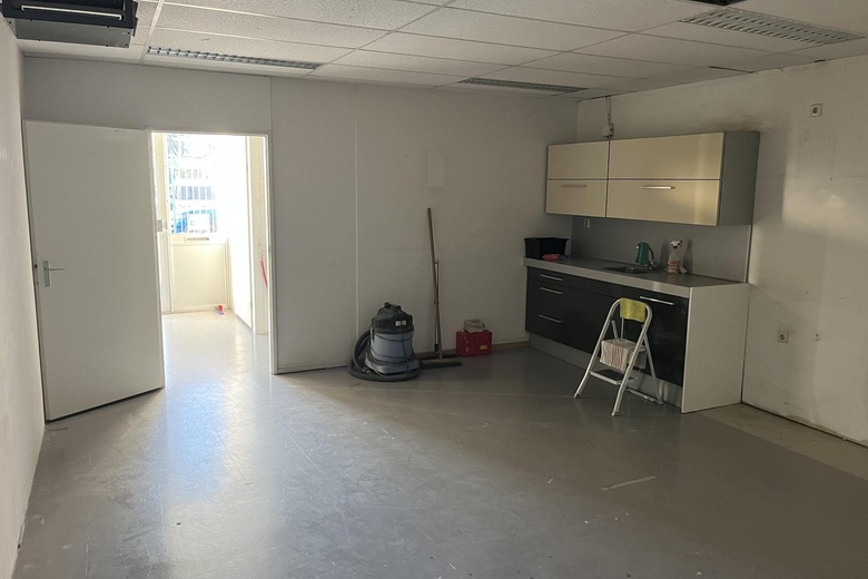 BedrijfsruimteaanOhmweg 9 a<br/> inAlblasserdam