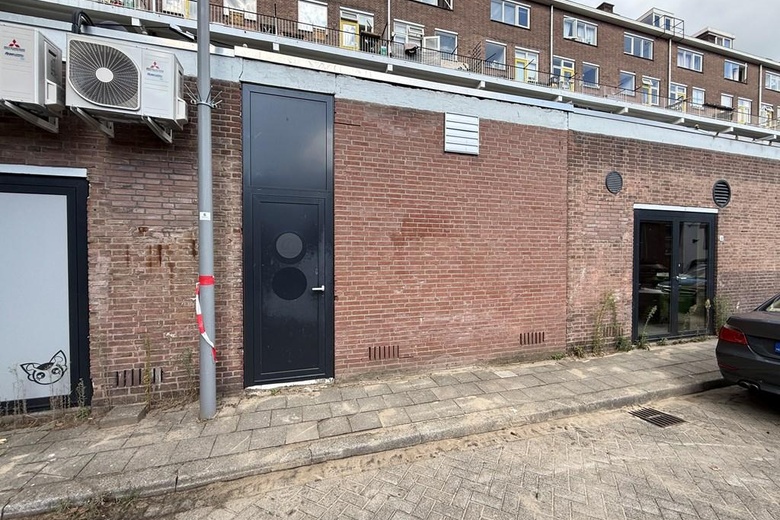 Bekijk foto Opslagruimte aan de Bredestraathof 54 in Rotterdam Bekijk foto Opslagruimte aan de Bredestraathof 54 in Rotterdam