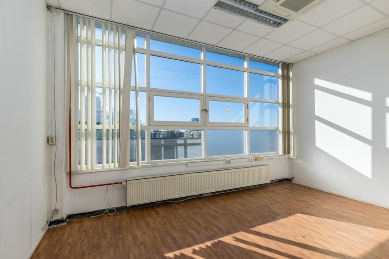KantoorruimteaanPiekstraat 15 35<br/> inRotterdam KantoorruimteaanPiekstraat 15 35<br/> inRotterdam