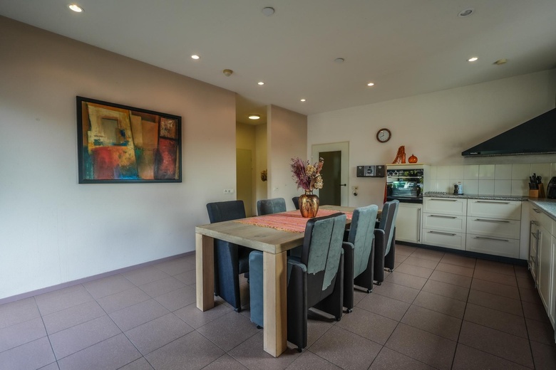 BedrijfsruimteaanDommelstraat 30<br/> inOss BedrijfsruimteaanDommelstraat 30<br/> inOss
