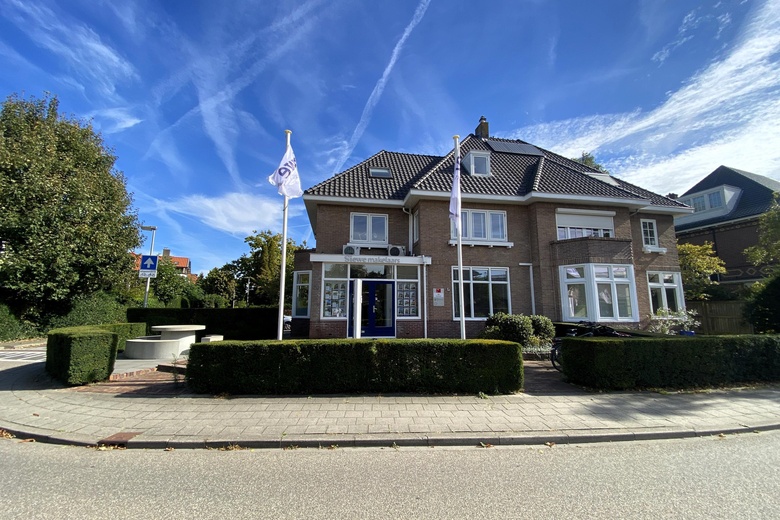 Bekijk foto 1 van Albrechtlaan 26