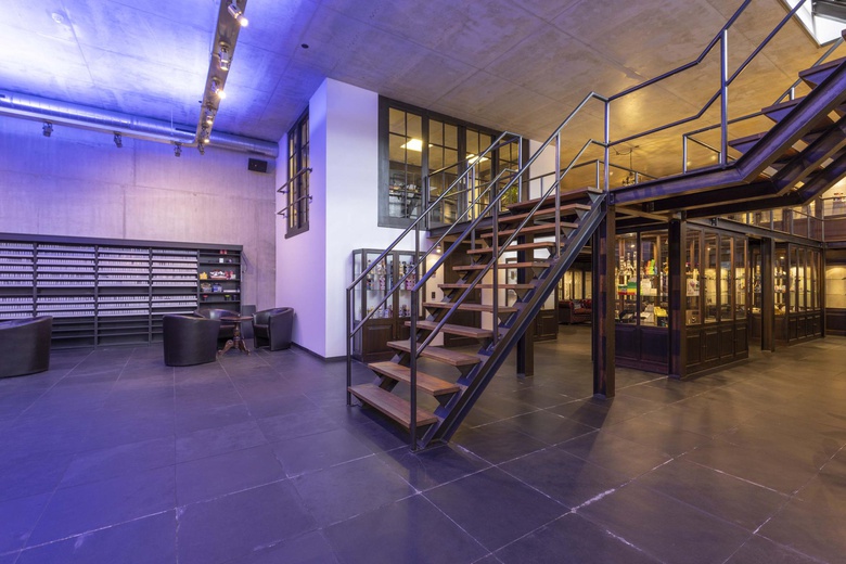 BedrijfsruimteaanValkenjachtstraat 17 - 19<br/> inTilburg