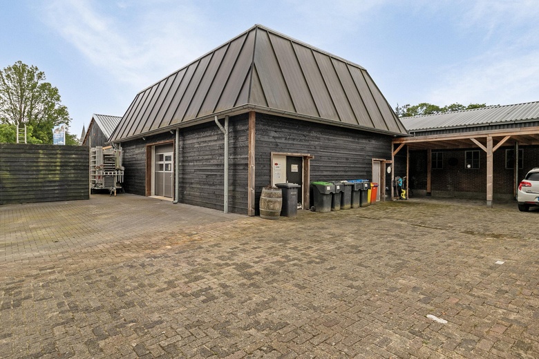 BedrijfsruimteaanZuiderzeestraatweg 233<br/> inOldebroek