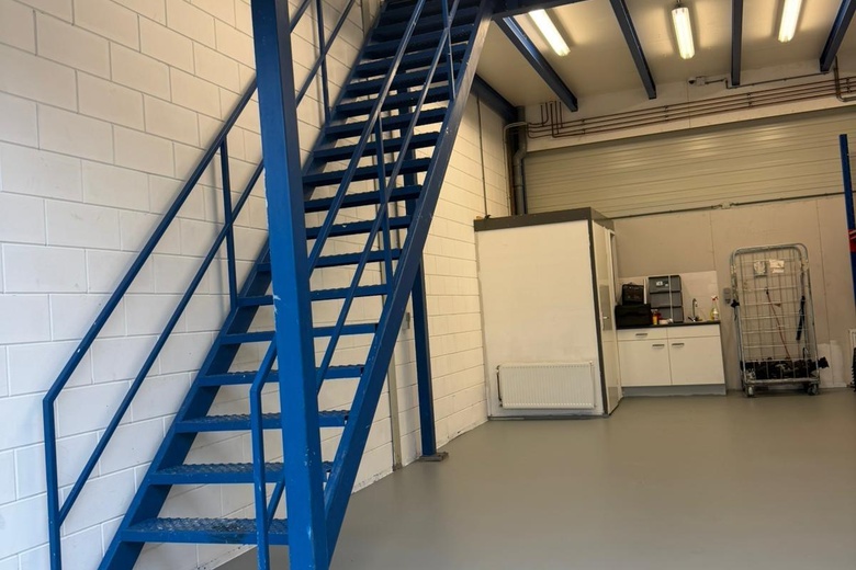 BedrijfsruimteaanC. Verolmelaan 221<br/> inUithoorn