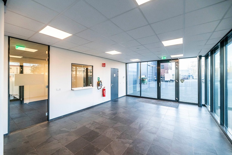 BedrijfsruimteaanVeerplaat 100<br/> inDordrecht