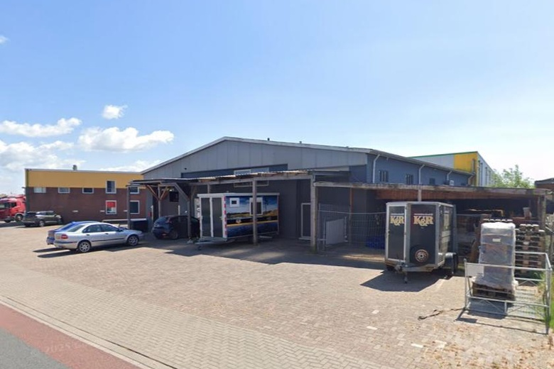 Bekijk foto 1 van Spoorstraat 43