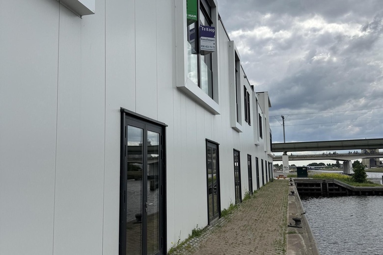BedrijfsruimteaanRieteweg 64<br/> inZwolle BedrijfsruimteaanRieteweg 64<br/> inZwolle