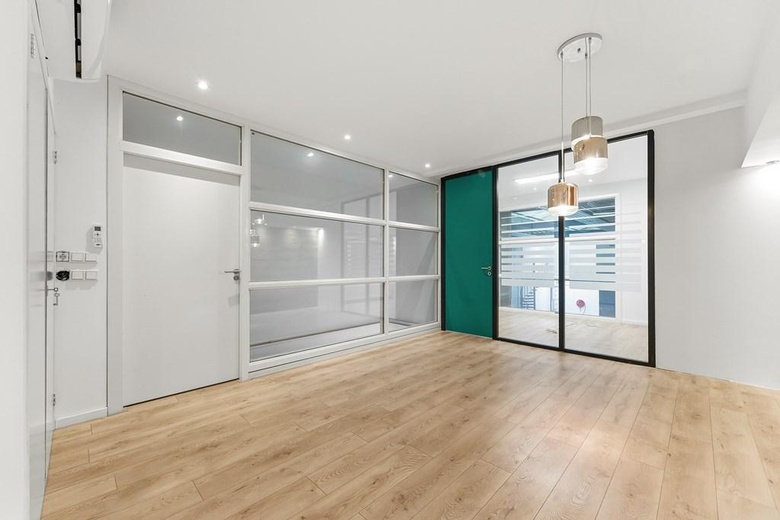 BedrijfsruimteaanVan 'T Hoffstraat 29<br/> inBarendrecht