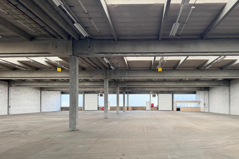 BedrijfsruimteaanPampuslaan 81<br/> inWeesp