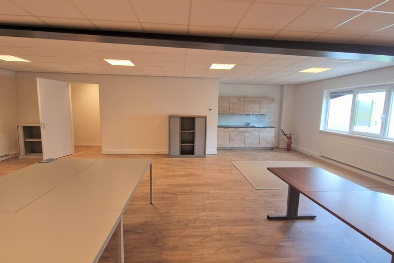 BedrijfsruimteaanEenspan 19 M<br/> inZeewolde BedrijfsruimteaanEenspan 19 M<br/> inZeewolde