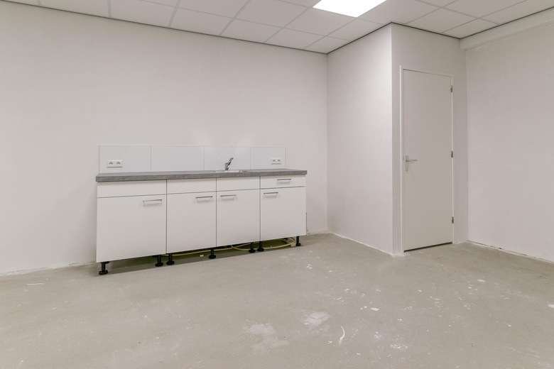 BedrijfsruimteaanAalsmeerderweg 241 11<br/> inAalsmeer