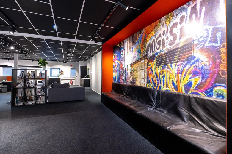 BedrijfsruimteaanLuzernestraat 9<br/> inNieuw-Vennep