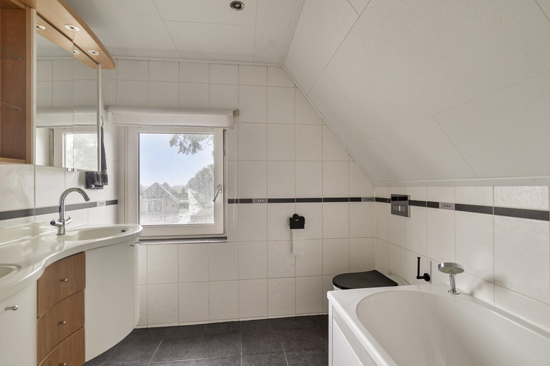 BedrijfsruimteaanZuiderzeestraatweg 233<br/> inOldebroek