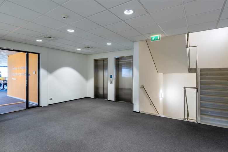 KantoorruimteaanWaalhaven O.z. 83 A<br/> inRotterdam