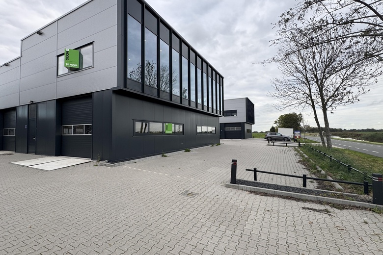 Bekijk foto 1 van Conradsweg 26