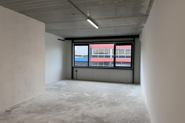 BedrijfsruimteaanEemmeerlaan 2 F<br/> inWeesp