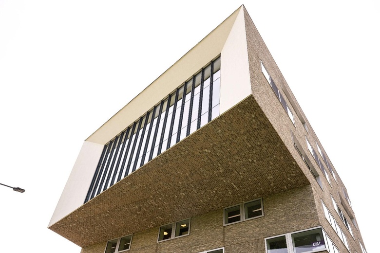 BedrijfsruimteaanTransportlaan 1<br/> inGeleen BedrijfsruimteaanTransportlaan 1<br/> inGeleen