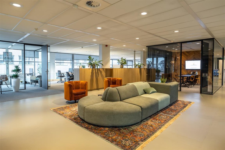 KantoorruimteaanKoos Postemalaan 8<br/> inHilversum