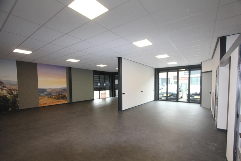 BedrijfsruimteaanIzaäk Enschedéweg 42<br/> inHaarlem