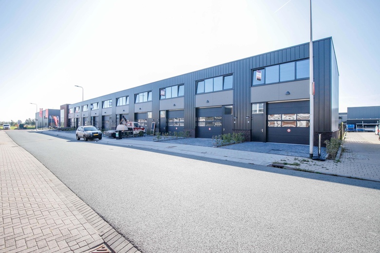 BedrijfsruimteaanSteenfabriekstraat 19 - 39<br/> inBergambacht BedrijfsruimteaanSteenfabriekstraat 19 - 39<br/> inBergambacht
