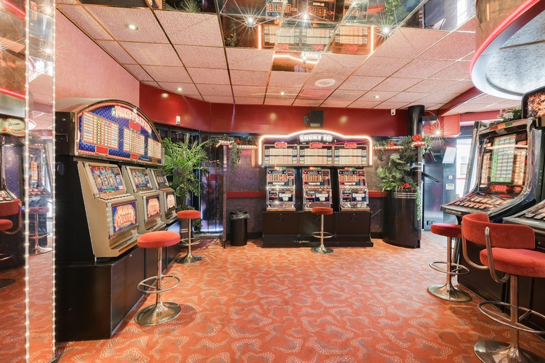 WinkelruimteaanMarkthoek 103<br/> inWinterswijk WinkelruimteaanMarkthoek 103<br/> inWinterswijk