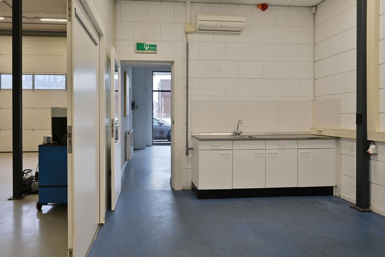 BedrijfsruimteaanRokerijweg 4 a<br/> inHuizen