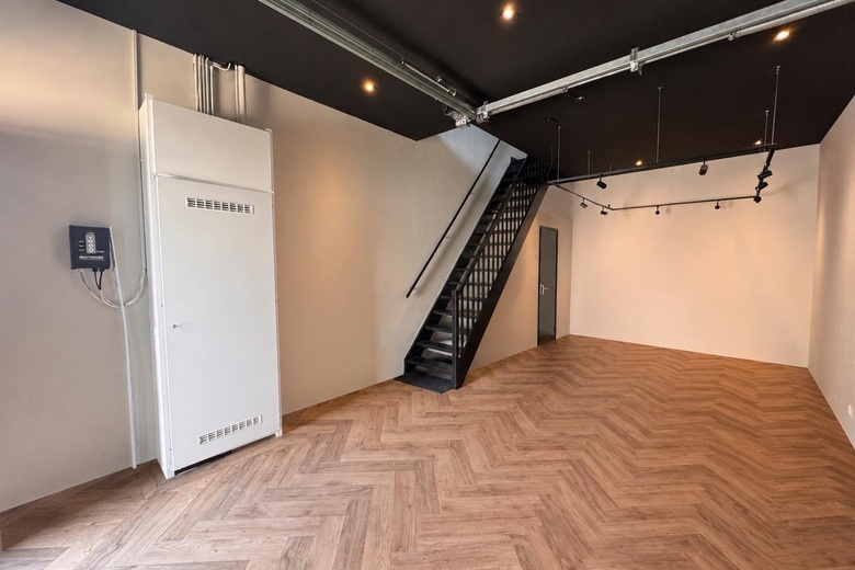 Bedrijfsruimte Almere - Zandzuigerstraat 106 - Foto 2