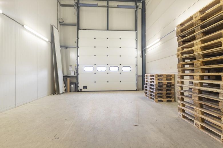 BedrijfsruimteaanStaalstraat 26<br/> inVelsen