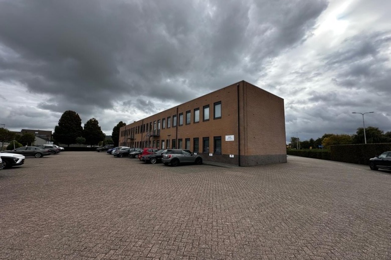 Bekijk foto 1 van Hoekeindsehof 8