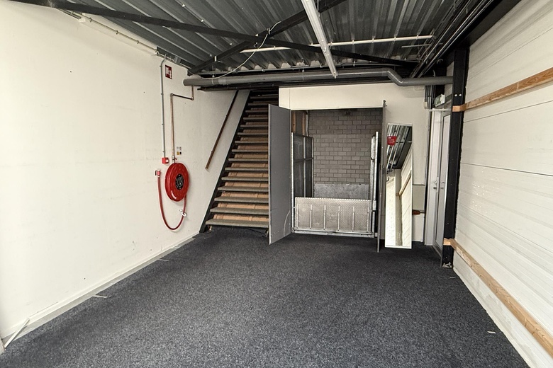 WinkelruimteaanMoriaanseweg Oost 76 b<br/> inHellevoetsluis WinkelruimteaanMoriaanseweg Oost 76 b<br/> inHellevoetsluis