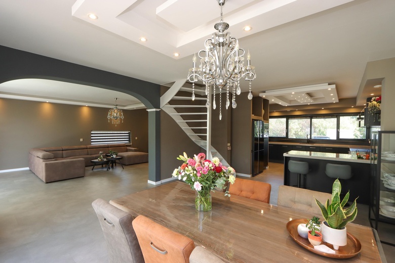 BedrijfsruimteaanOperetteweg 108<br/> inAlmere