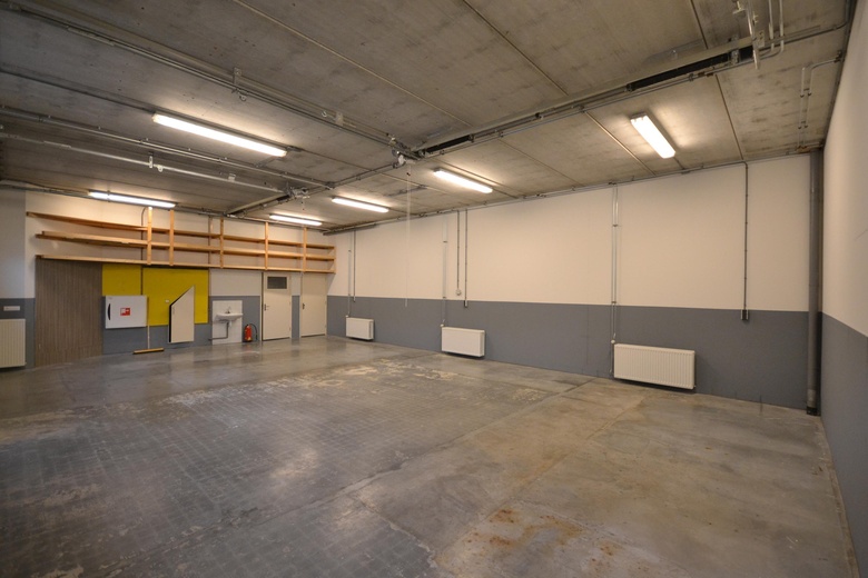 BedrijfsruimteaanParallelweg 9 - 10<br/> inVolendam