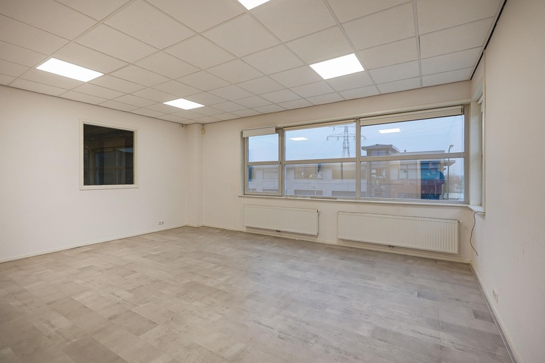 BedrijfsruimteaanAngstelpark 201<br/> inNieuwersluis